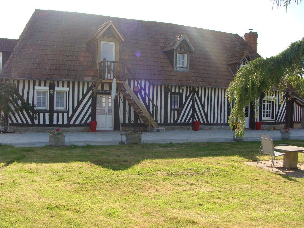 Bed and Breakfast Le Vieux Castel Goustranville Экстерьер фото