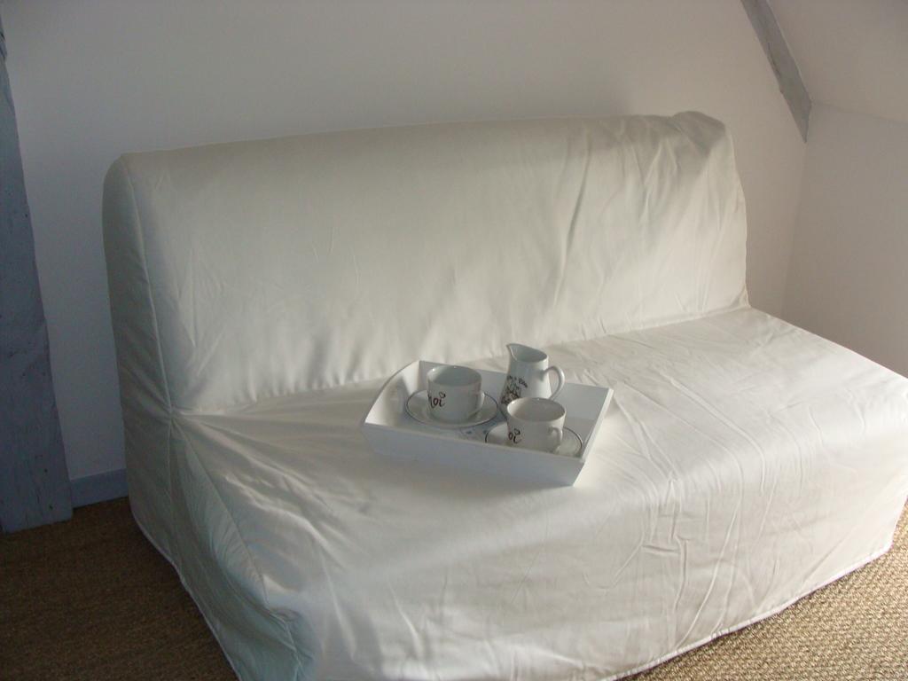 Bed and Breakfast Le Vieux Castel Goustranville Номер фото