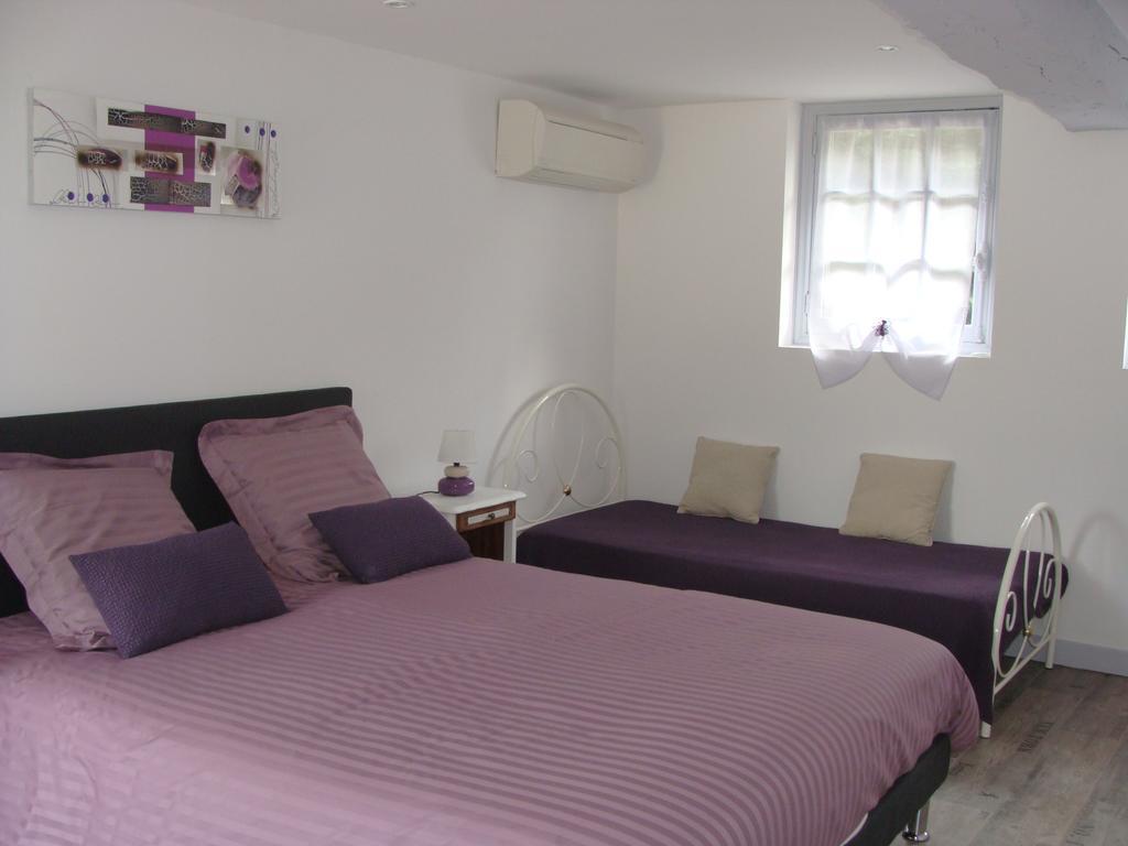 Bed and Breakfast Le Vieux Castel Goustranville Экстерьер фото